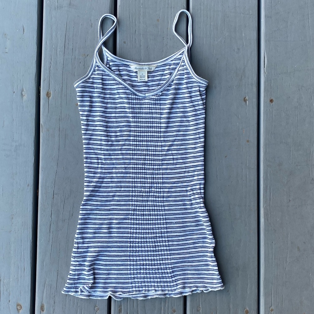 super dainty Abercrombie tank
